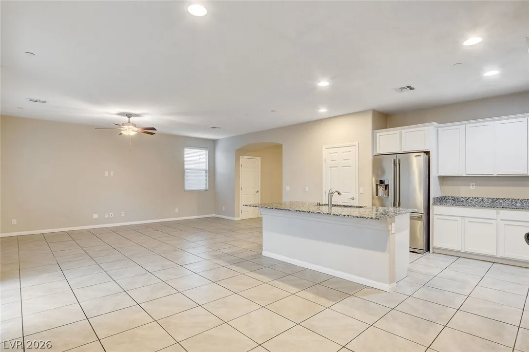 2878 Tremont Avenue — photo 3