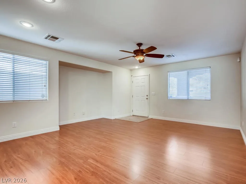 1939 SUNDOWN CANYON Drive — photo 2