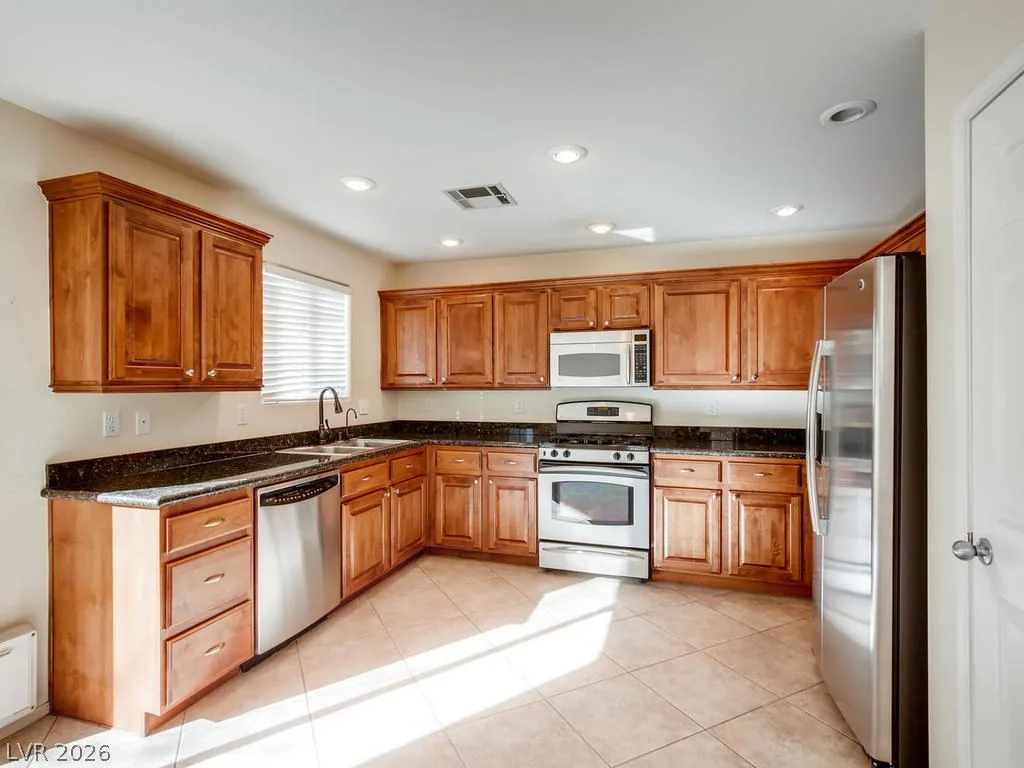 1939 SUNDOWN CANYON Drive — photo 4
