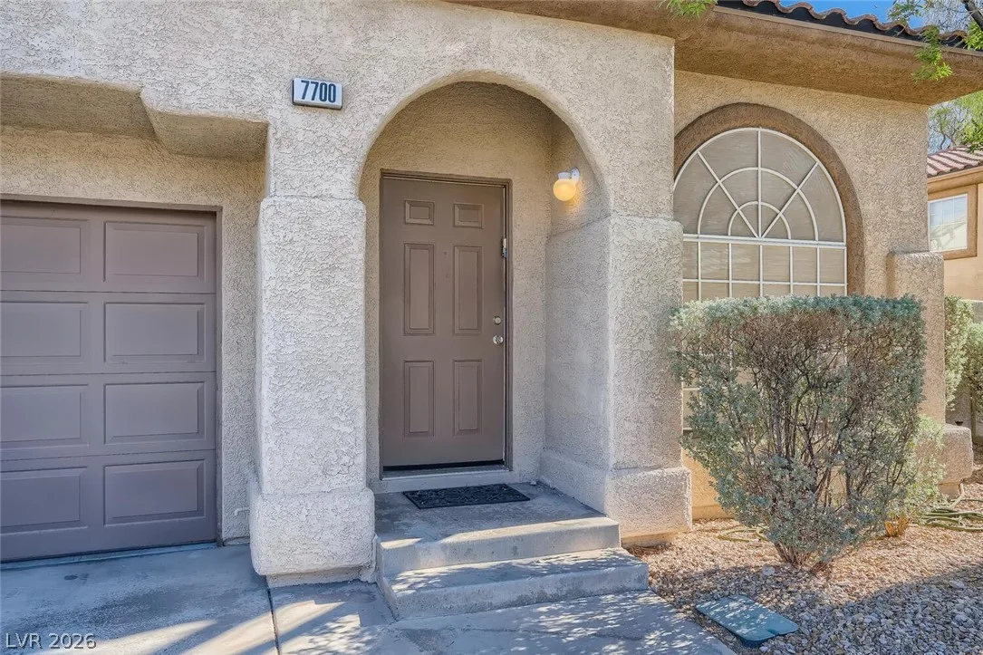7700 Almeria Avenue — photo 4
