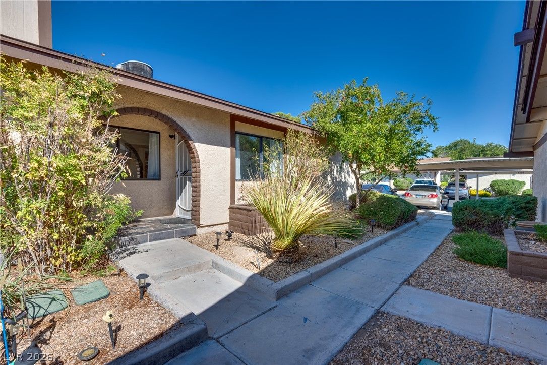 5829 Smoke Ranch Road D — photo 3