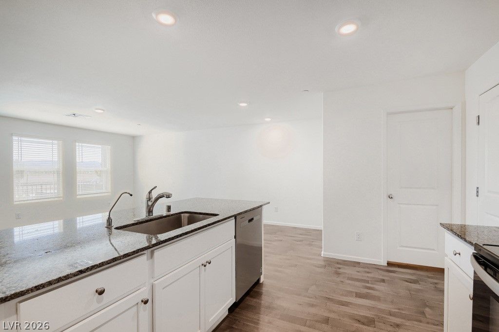 1144 Scarlet Sparrow Street — photo 2