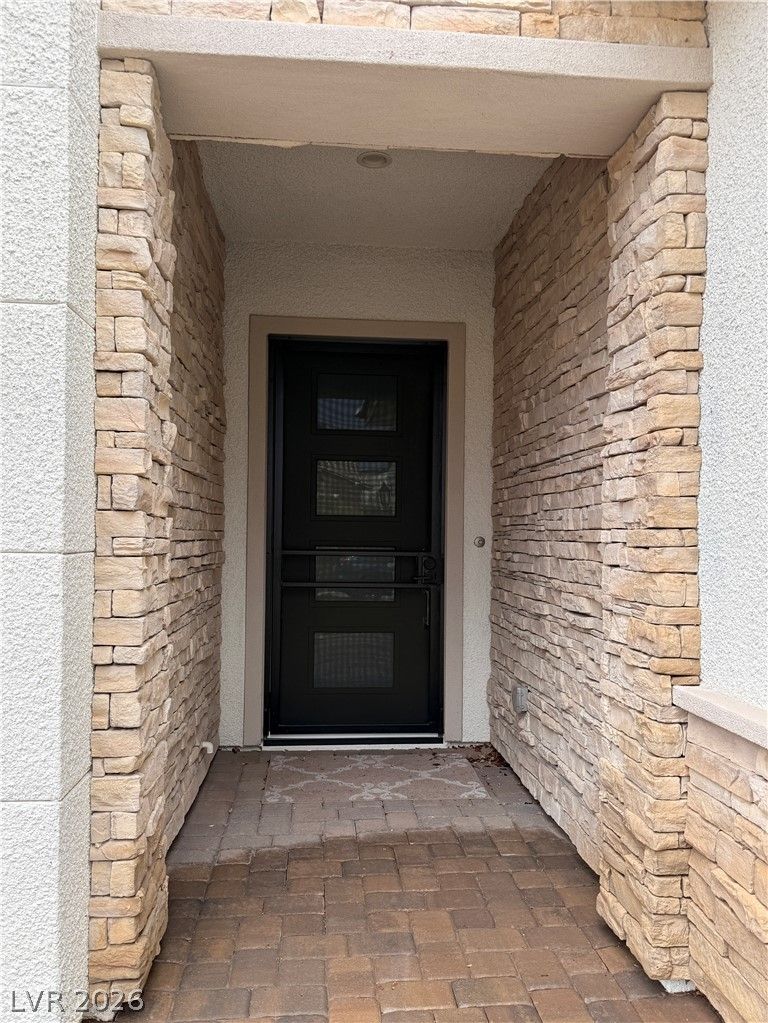 2527 Strathmill Avenue — photo 4 of 41