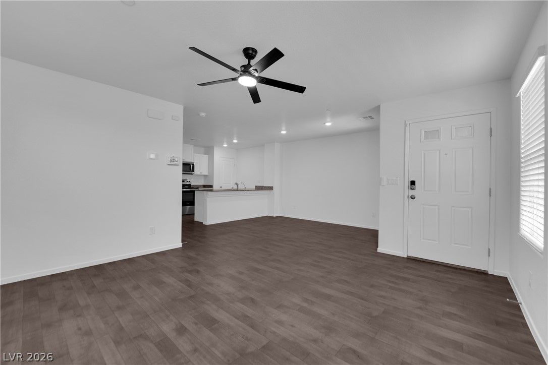 1114 Scarlet Sparrow Street — photo 5