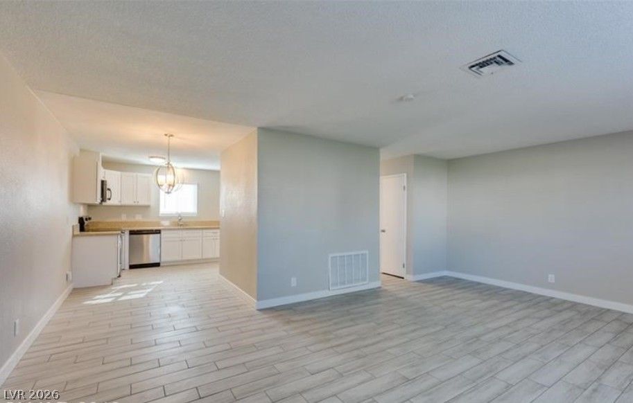 135 Greenbriar Townhouse Way — photo 3