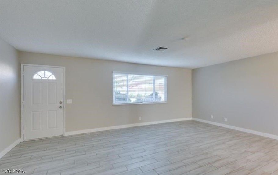 135 Greenbriar Townhouse Way — photo 4