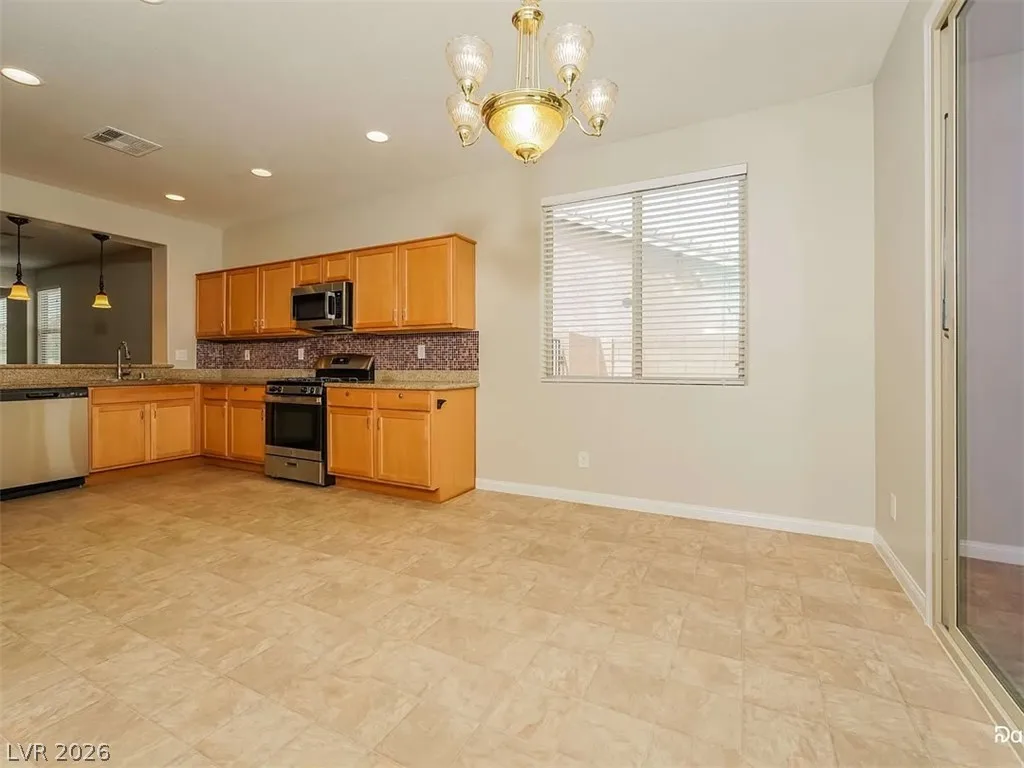 821 Vegas Palm Avenue — photo 4 of 11
