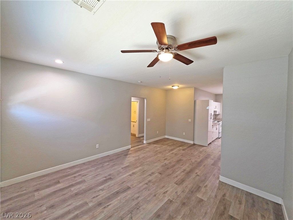 1121 Sixshooter Avenue 1 — photo 4