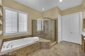 1004 Golden Age Court — photo 4