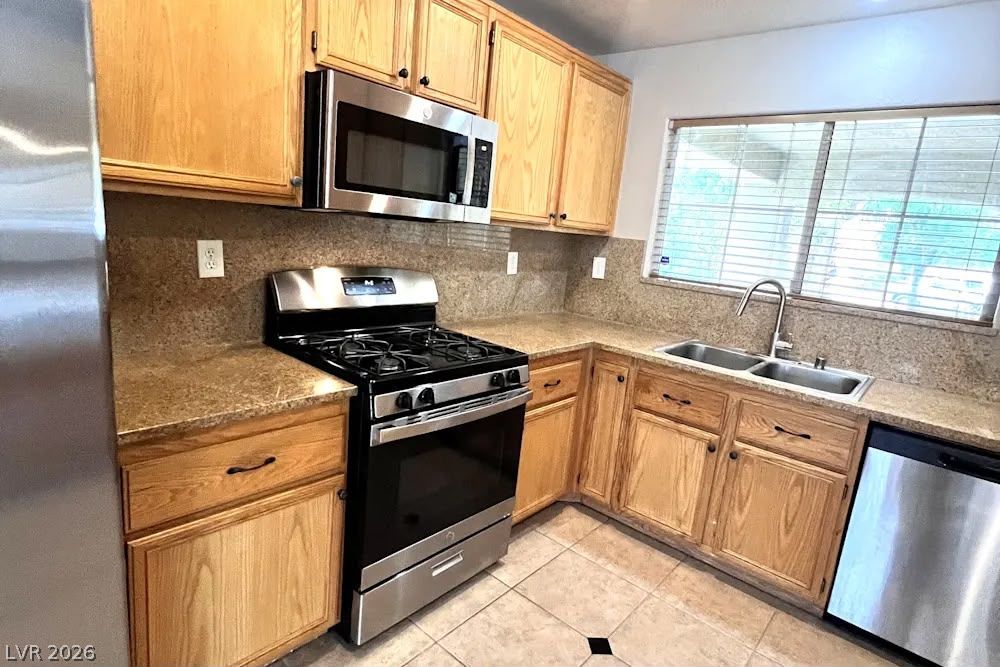 2621 Cedar Bird Drive — photo 4
