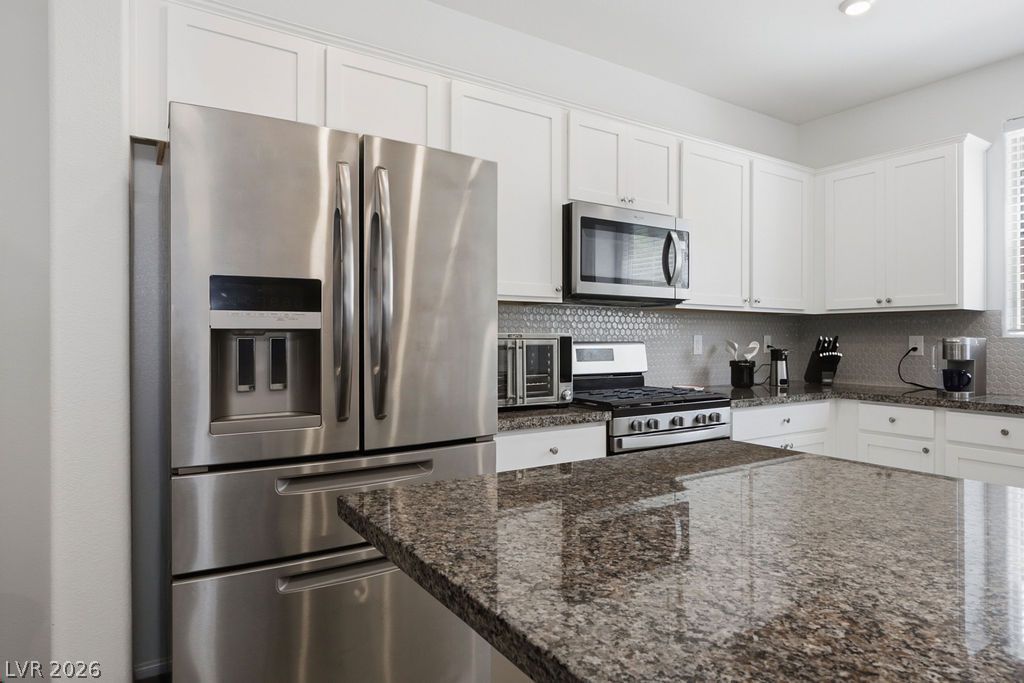 1371 Graphite Avenue — photo 3 of 35