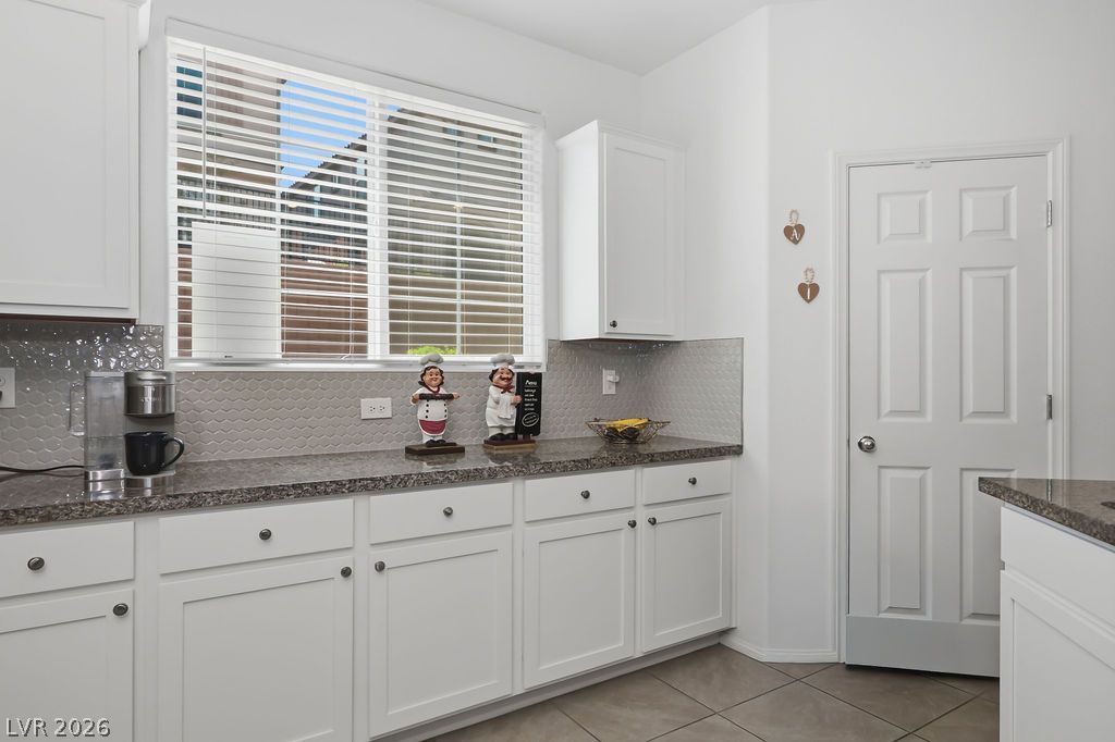 1371 Graphite Avenue — photo 5 of 35