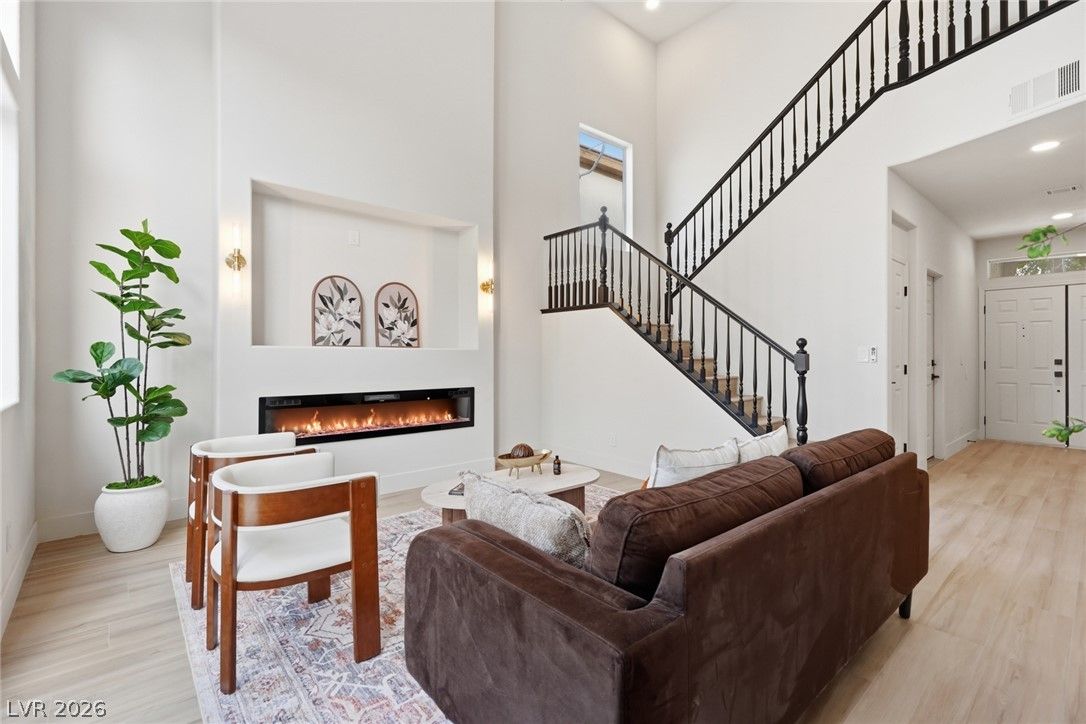 2344 Kenneth Avenue — photo 4