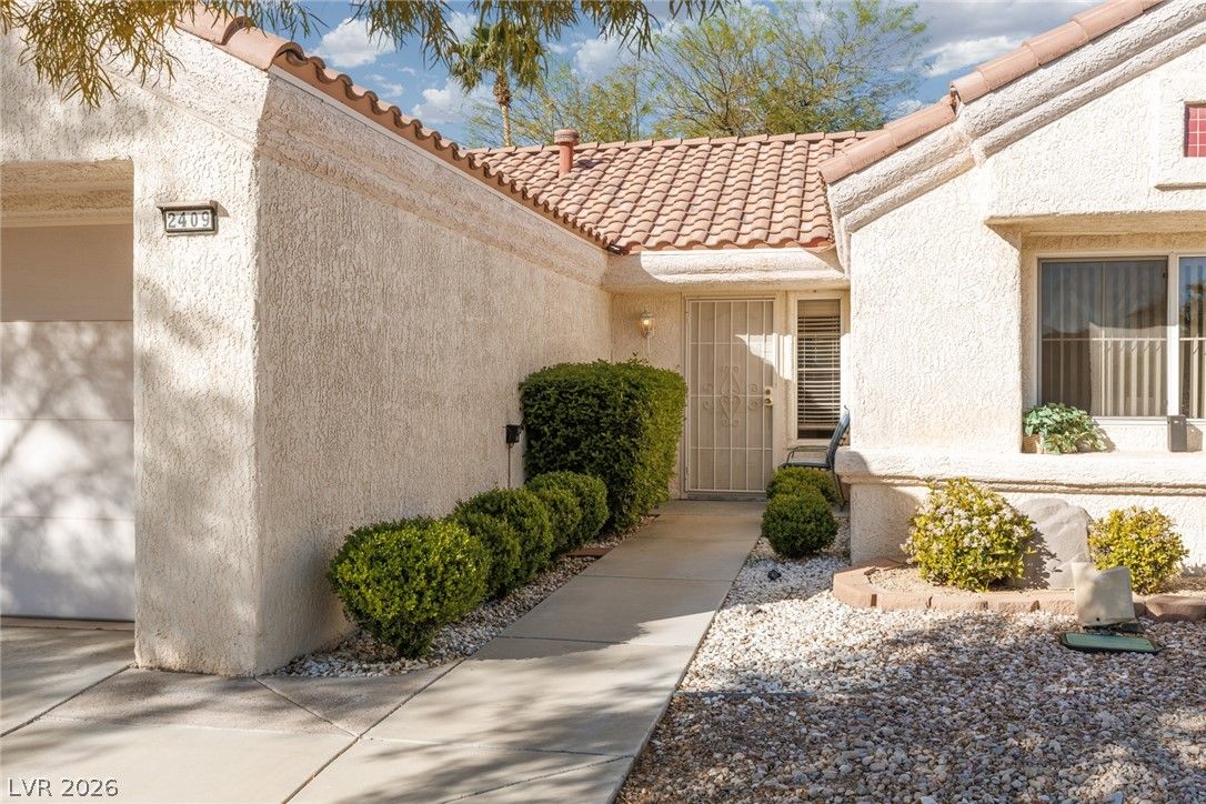 2409 Desert Sands Drive — photo 3