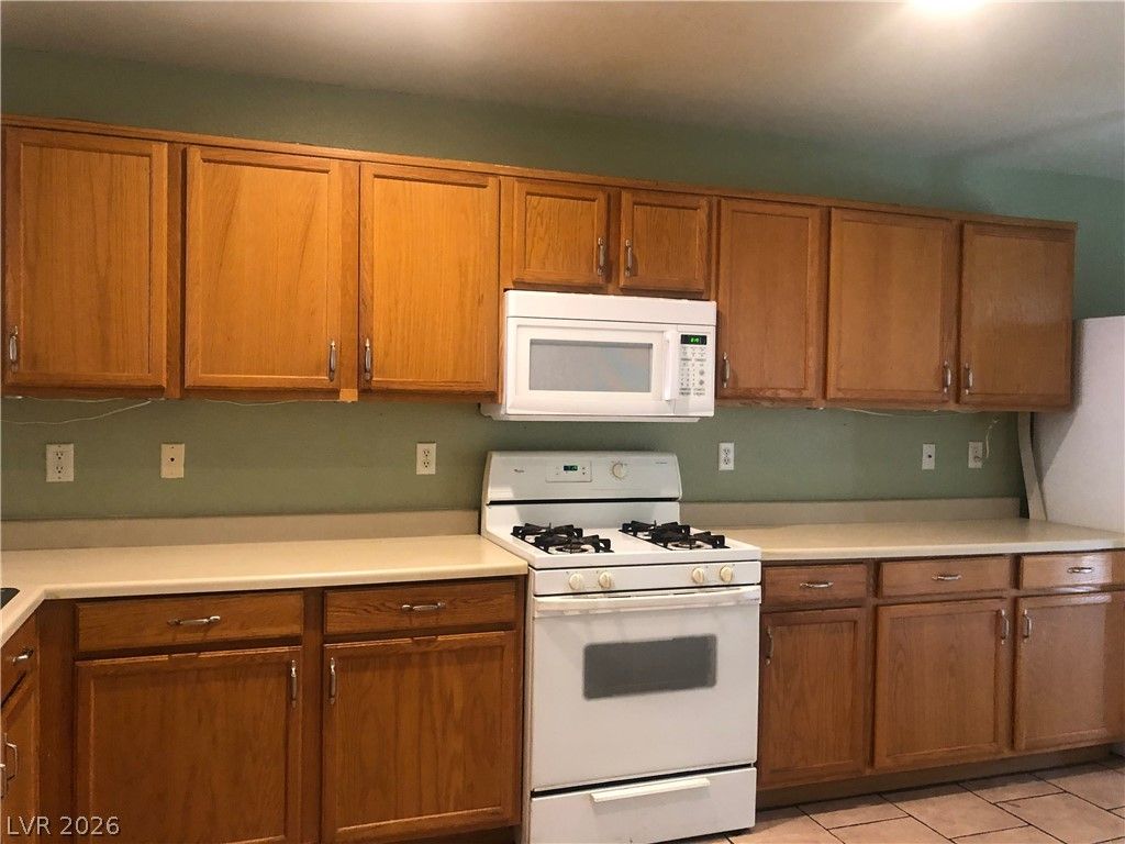 8645 GRAND PINE Avenue — photo 3 of 11