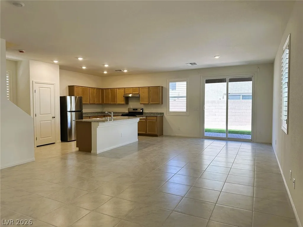 4154 Scarlet Cob Avenue — photo 3