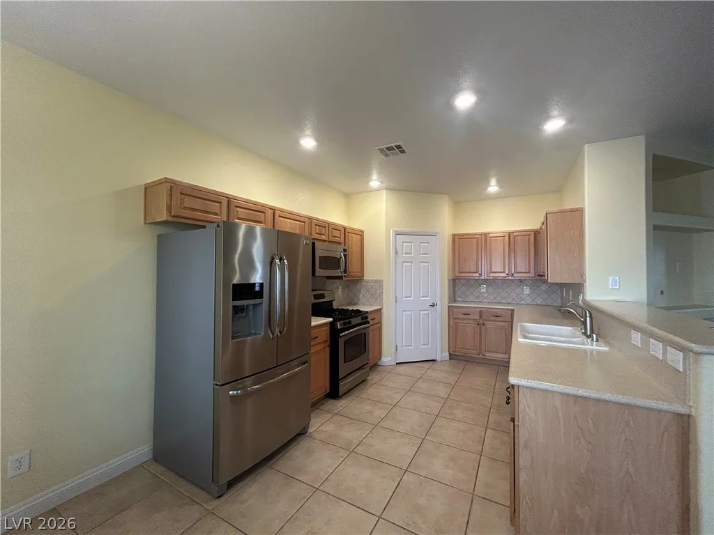8841 BLUE WOLF Street — photo 3