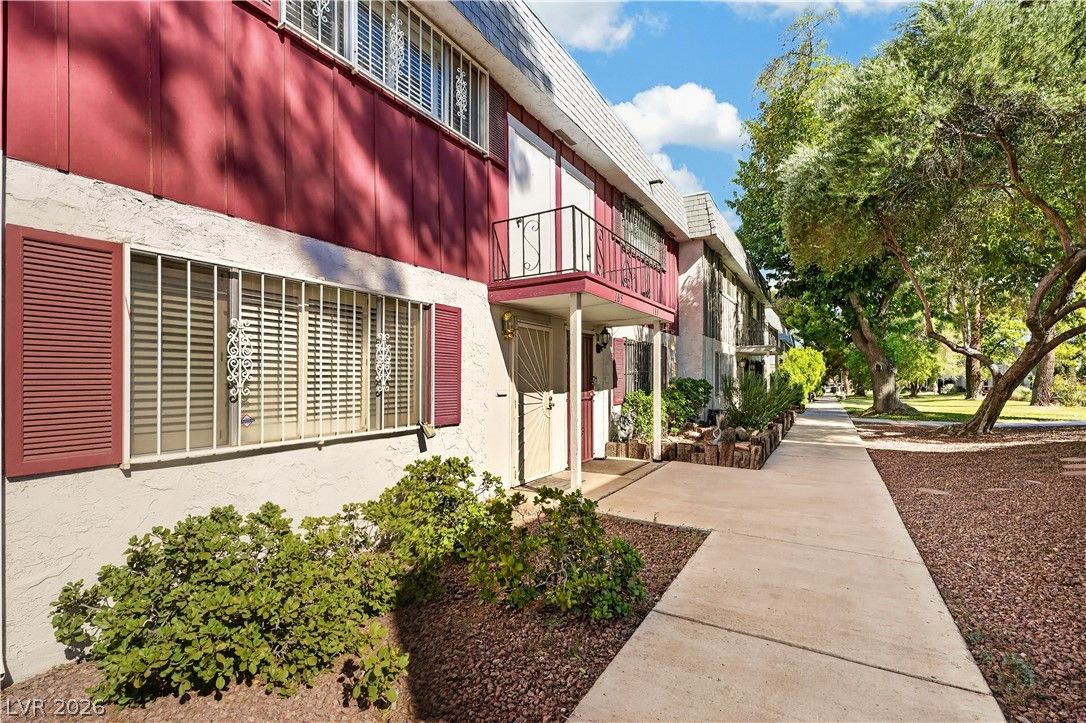 185 Pecos Way 6 — photo 4