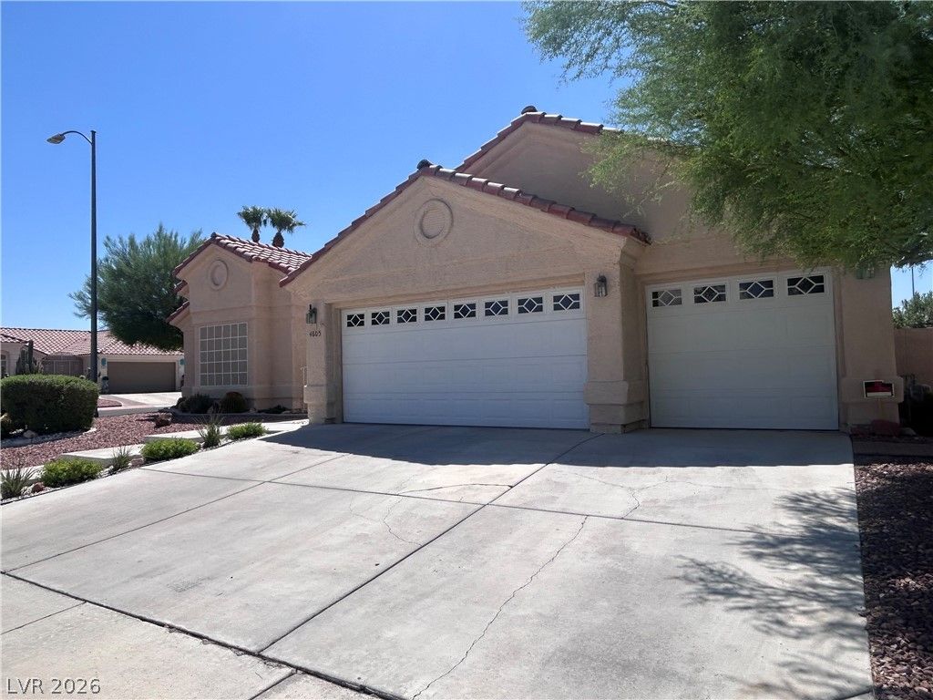4805 Crimson Glory Lane — photo 2 of 32