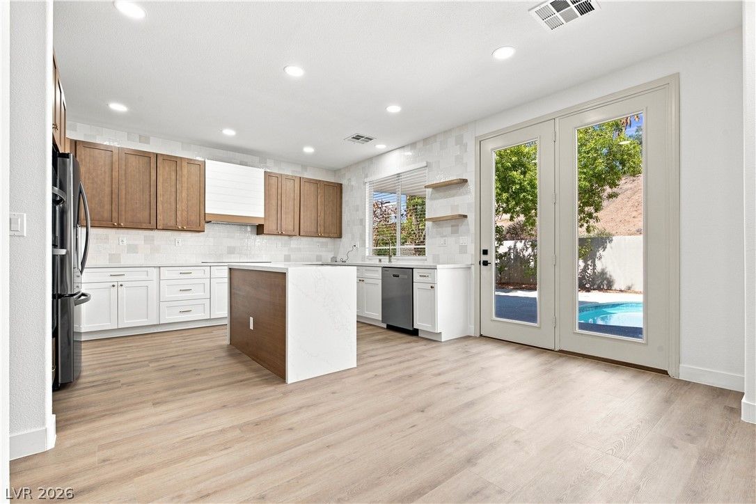 1564 Sabatini Drive — photo 2