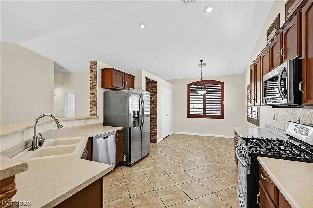 5840 Coconut Creek Street — photo 3