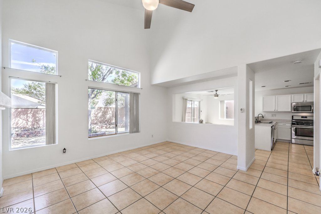 6112 Shallow Springs Street — photo 3 of 37