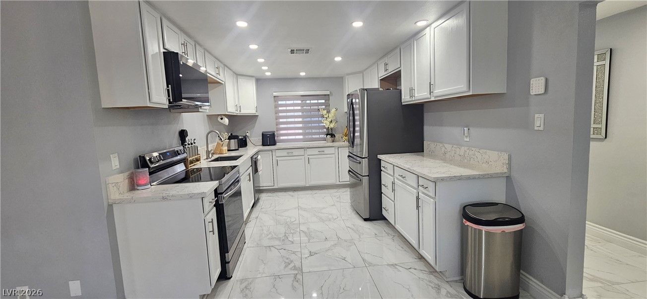 1221 Jefferson Avenue — photo 4 of 20