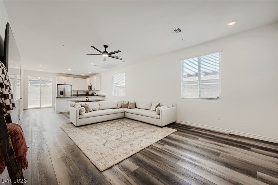 9482 Noble Fir Ridge Avenue — photo 4 of 27