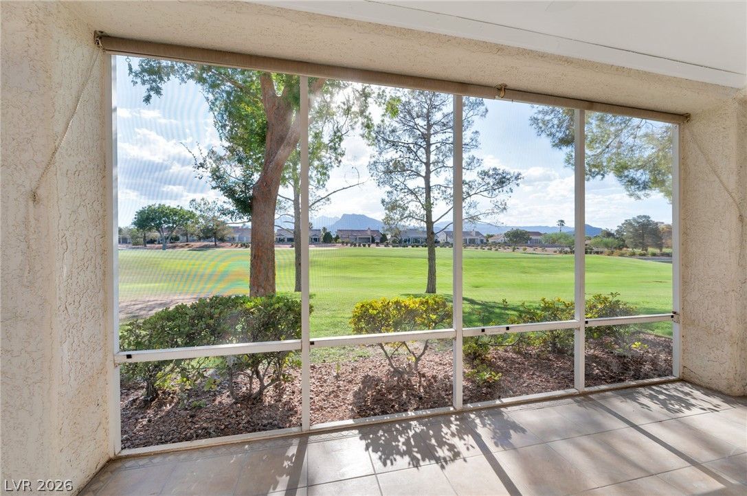 2821 Linkview Drive — photo 2 of 17