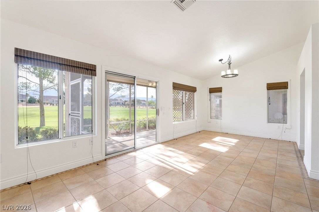 2821 Linkview Drive — photo 5 of 17
