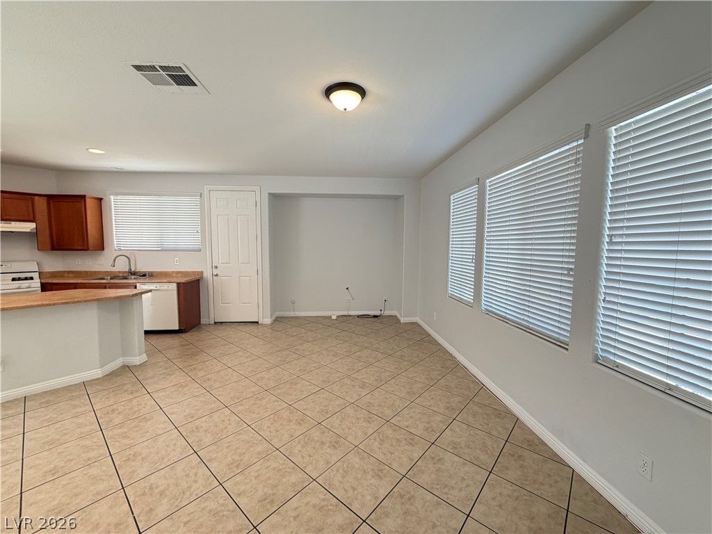 3525 Remington Grove Avenue — photo 3