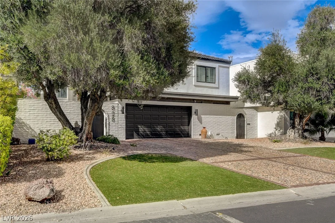 828 Vegas Valley Drive — photo 2