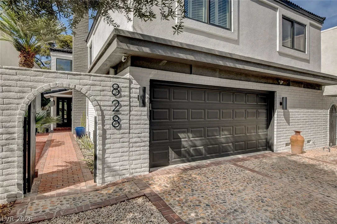 828 Vegas Valley Drive — photo 3