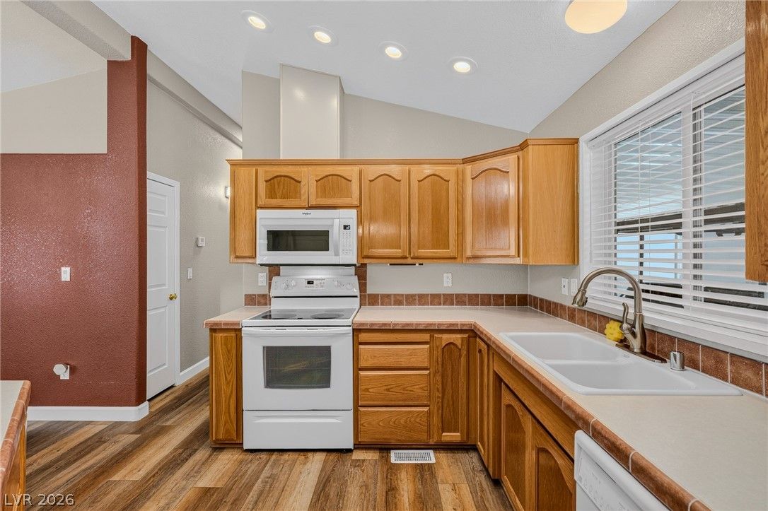 840 Montecito Drive — photo 5