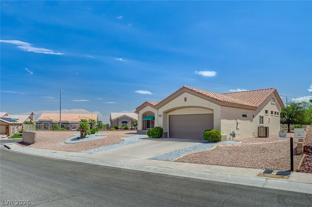 2832 Hanging Rock Drive — photo 3 of 63