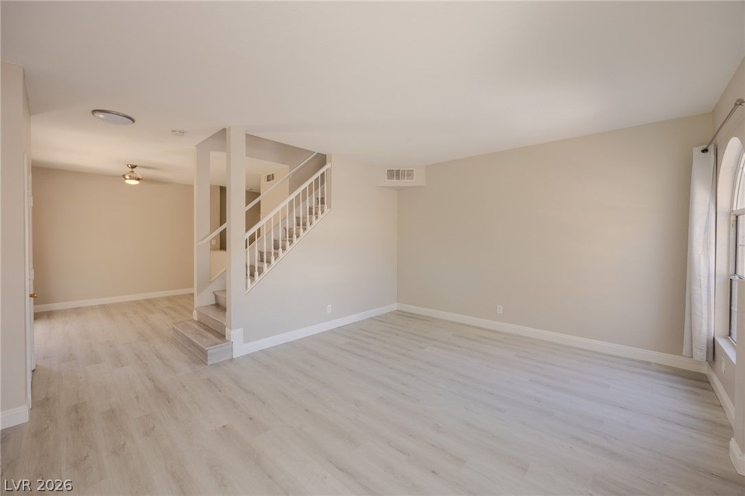 2605 Glen Green Avenue — photo 5 of 36