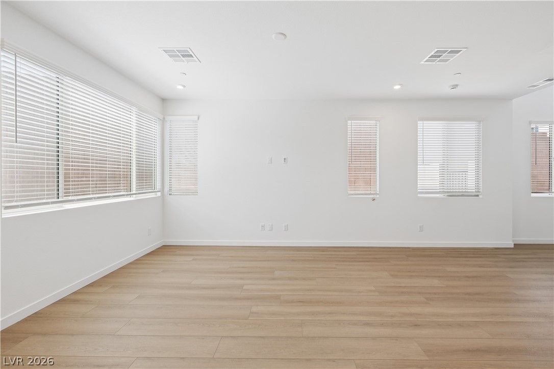 11977 Angle Cliff Avenue — photo 4 of 18