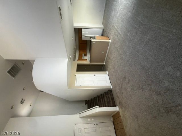 — photo 2 of 10