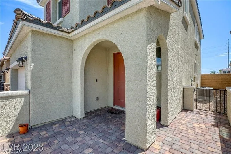 8060 Skye Dragon Street — photo 4