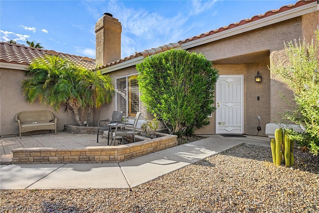 7632 Twisted Pine Avenue — photo 2