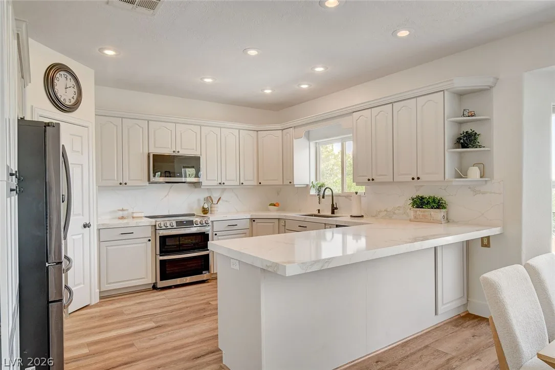 4362 Thistle Street — photo 3