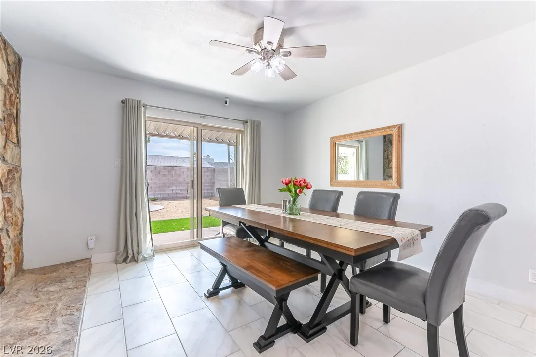 105 South Cimarron Road — photo 4 of 28