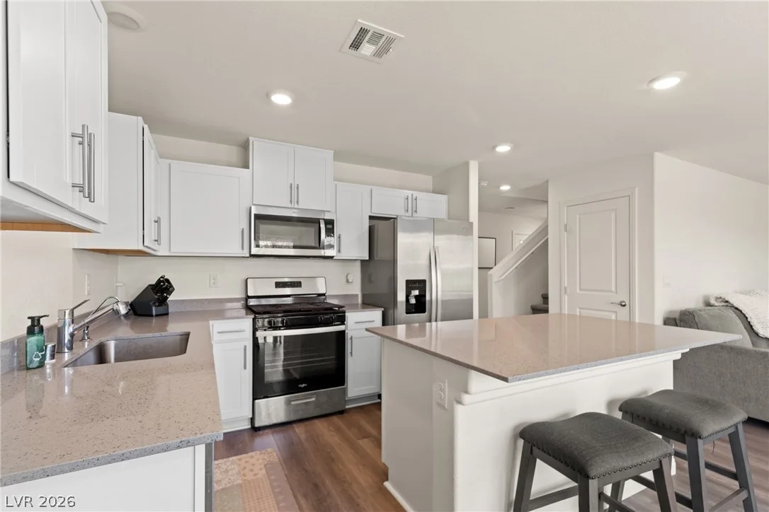 593 Harmony Rock Avenue — photo 3