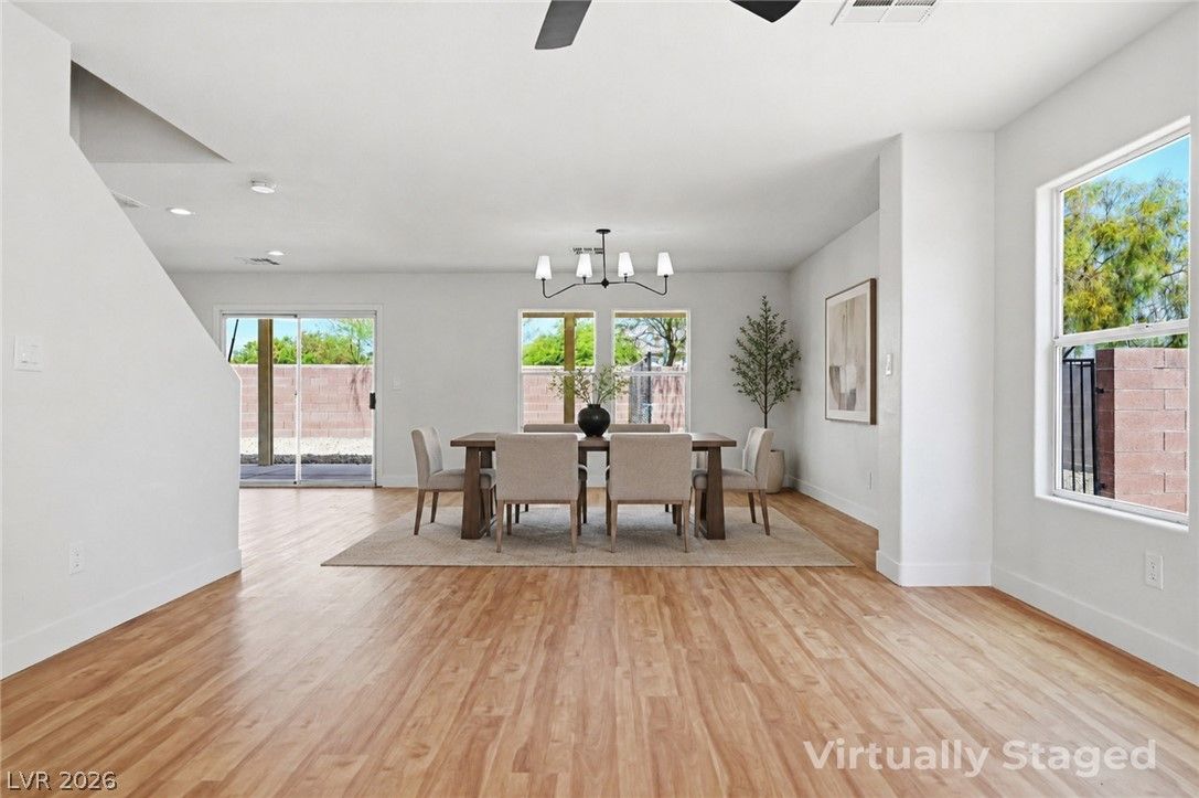 5044 Wild Buffalo Avenue — photo 3