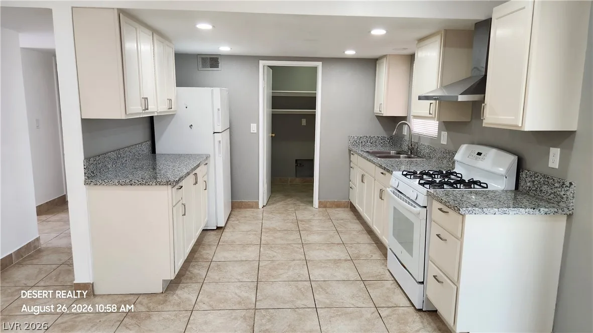 4709 Heidi Circle — photo 5