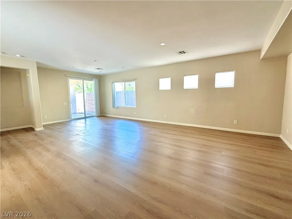 2928 PITGAVENY Avenue — photo 2