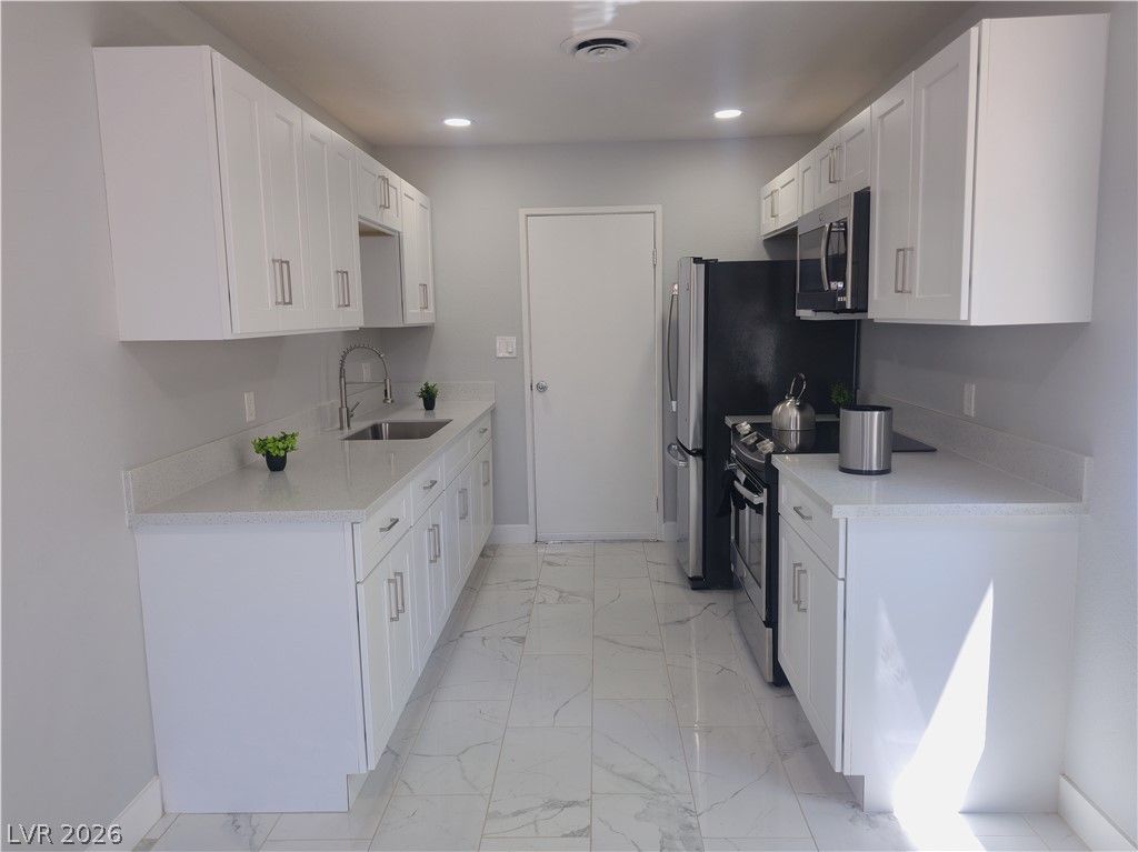 5230 Rou Circle — photo 3