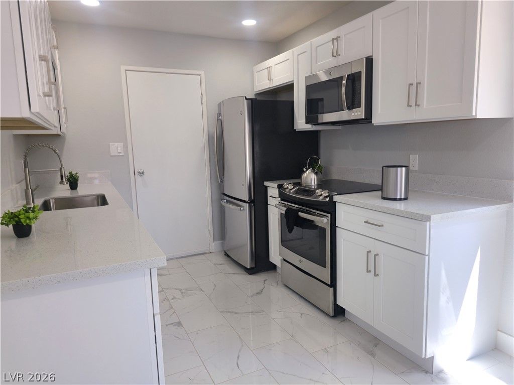 5230 Rou Circle — photo 4