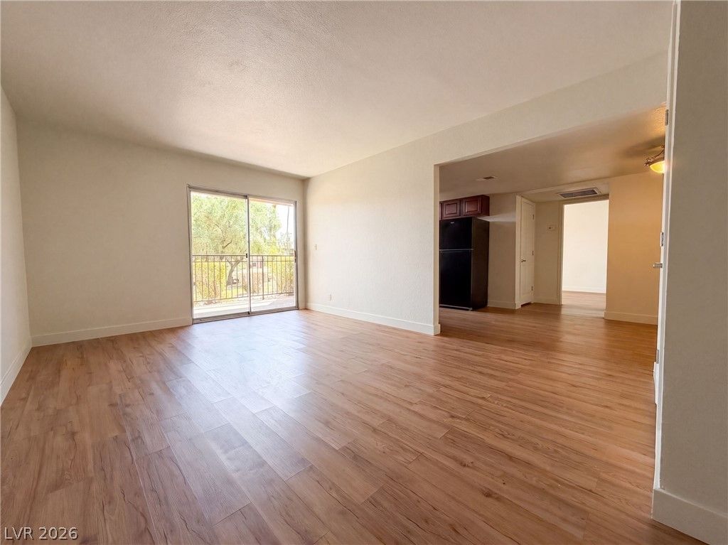 5098 River Glen Drive 215 — photo 3 of 17