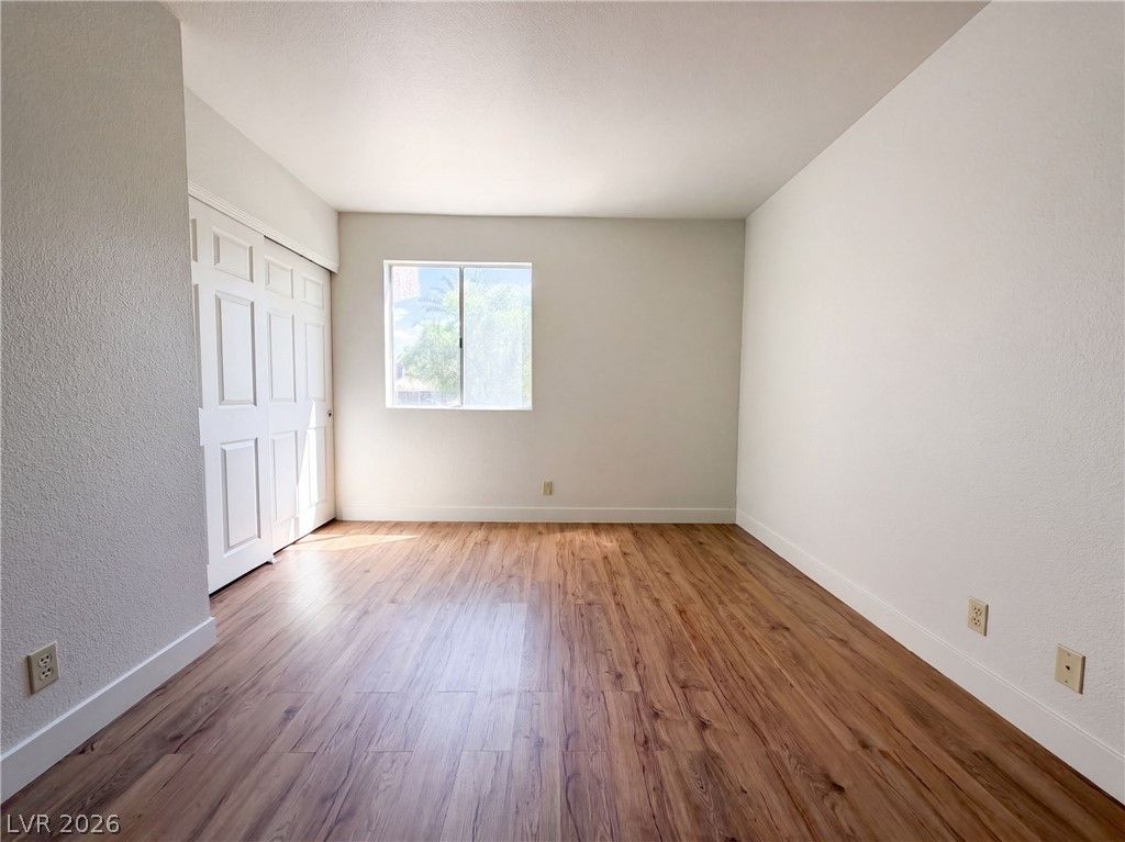 5098 River Glen Drive 215 — photo 4 of 17